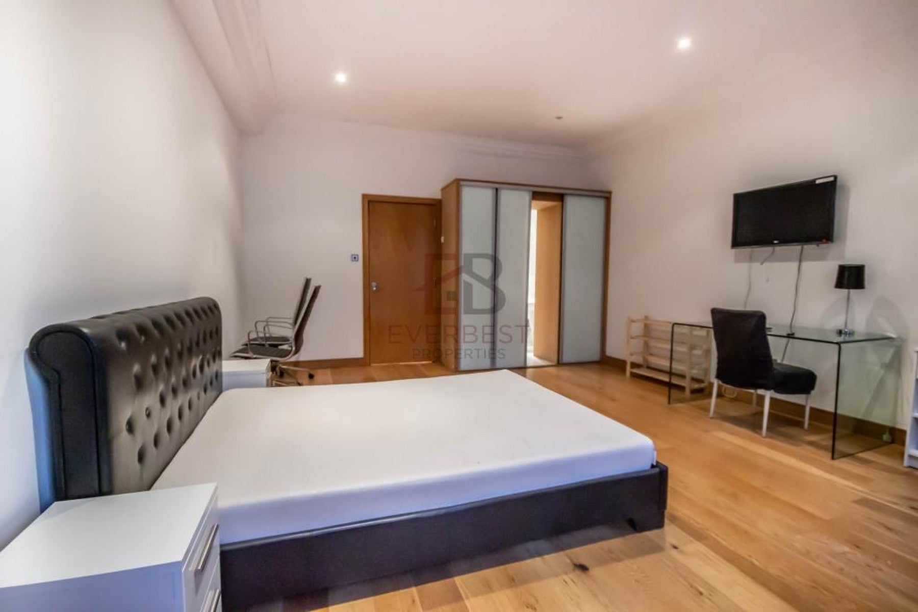 Flat Grainger Street in Newcastle upon Tyne