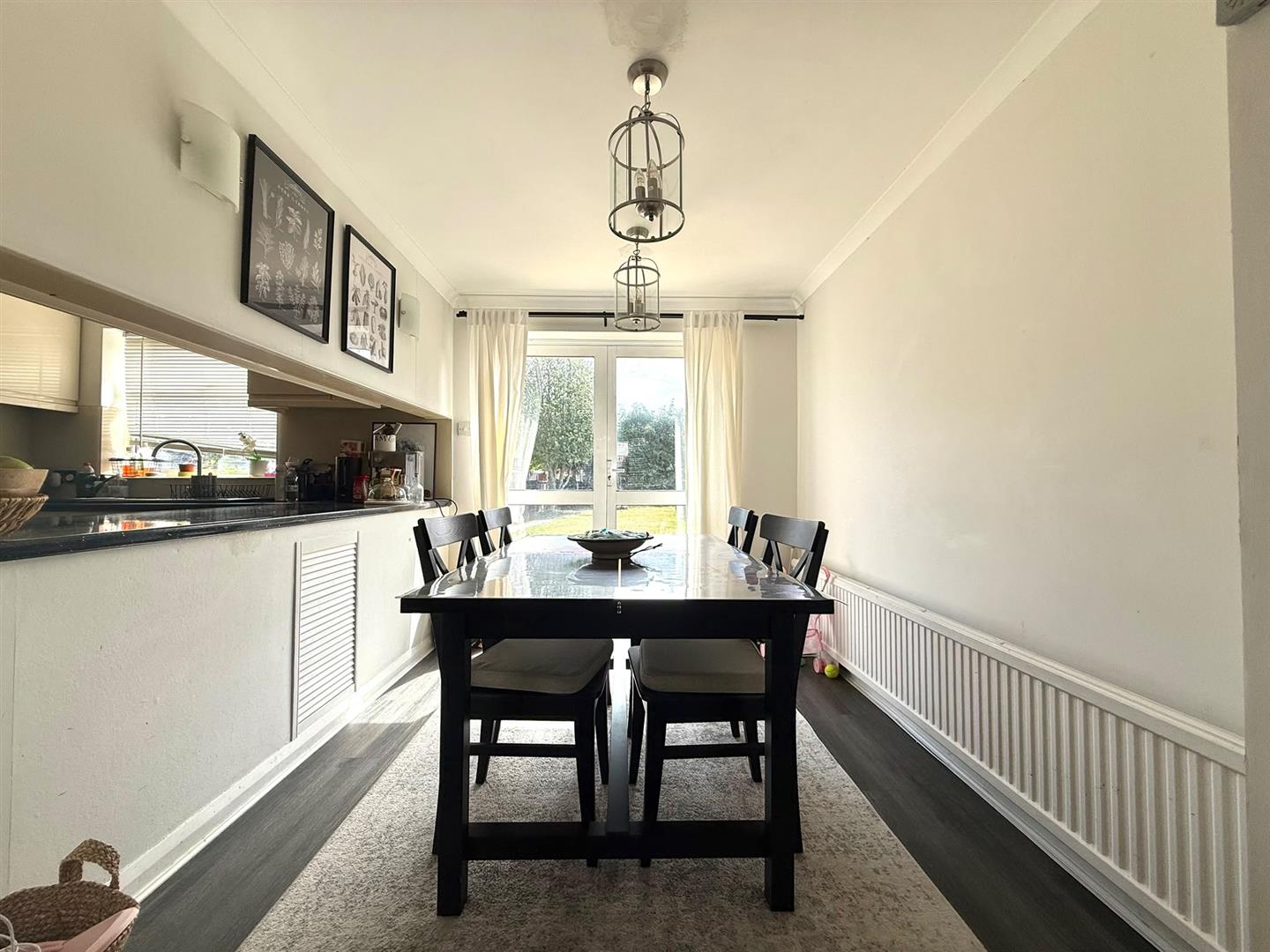 House Denecroft Crescent in Greater London