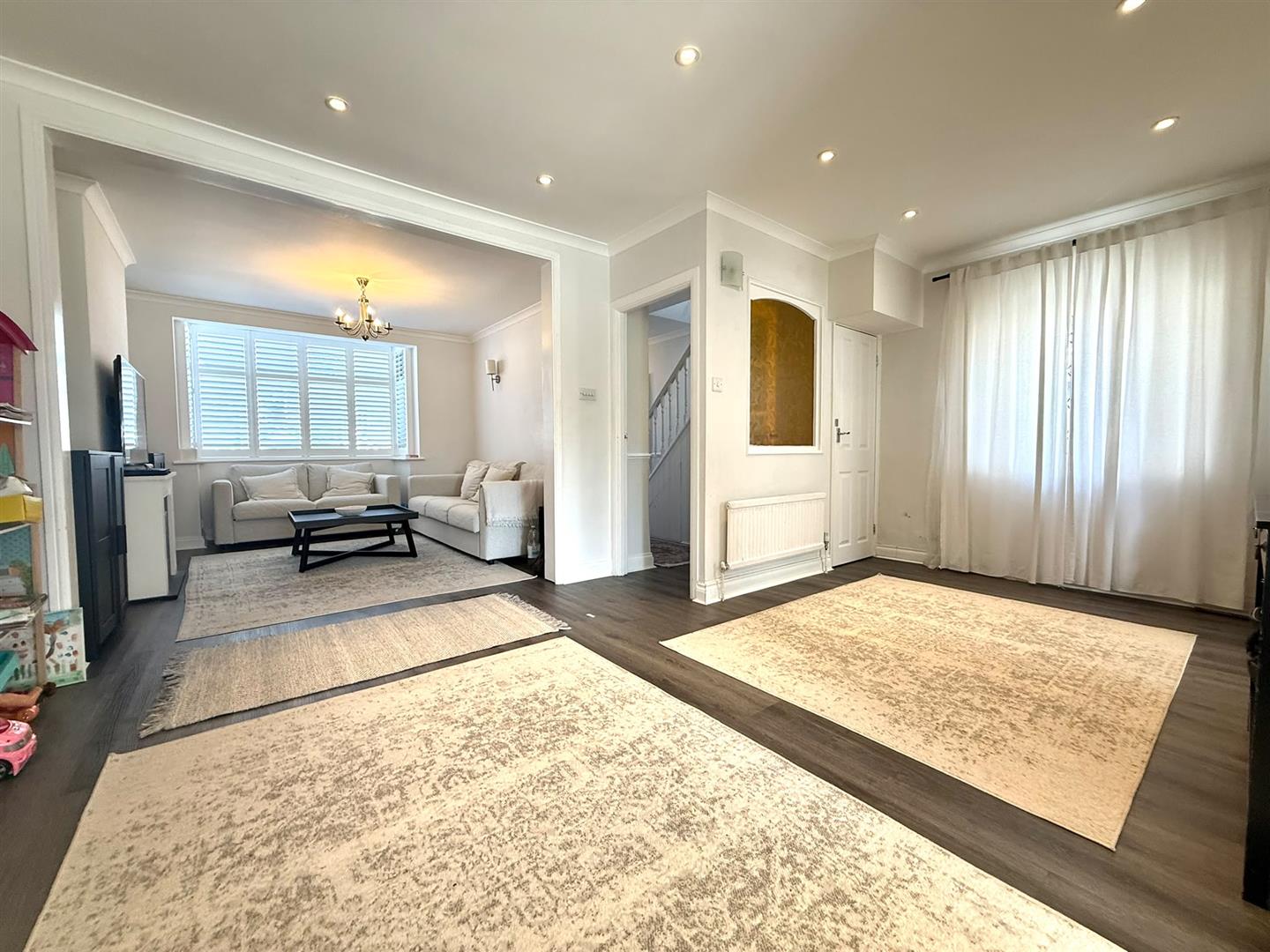House Denecroft Crescent in Greater London