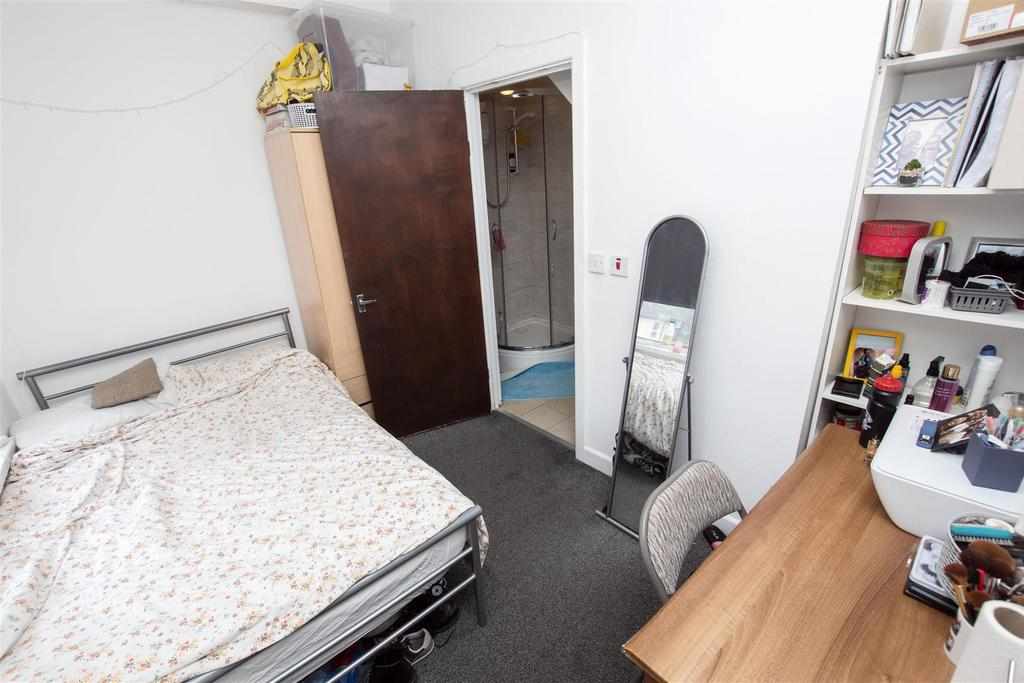Flat Pershore Road in Birmingham