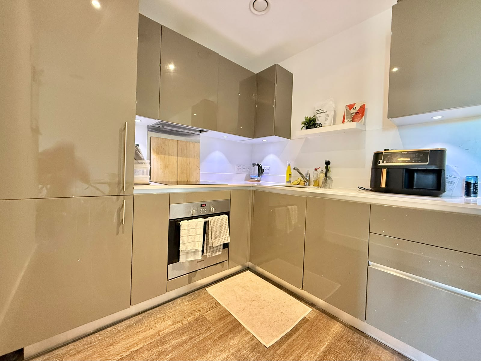 Flat Whitchurch Road in Cardiff County