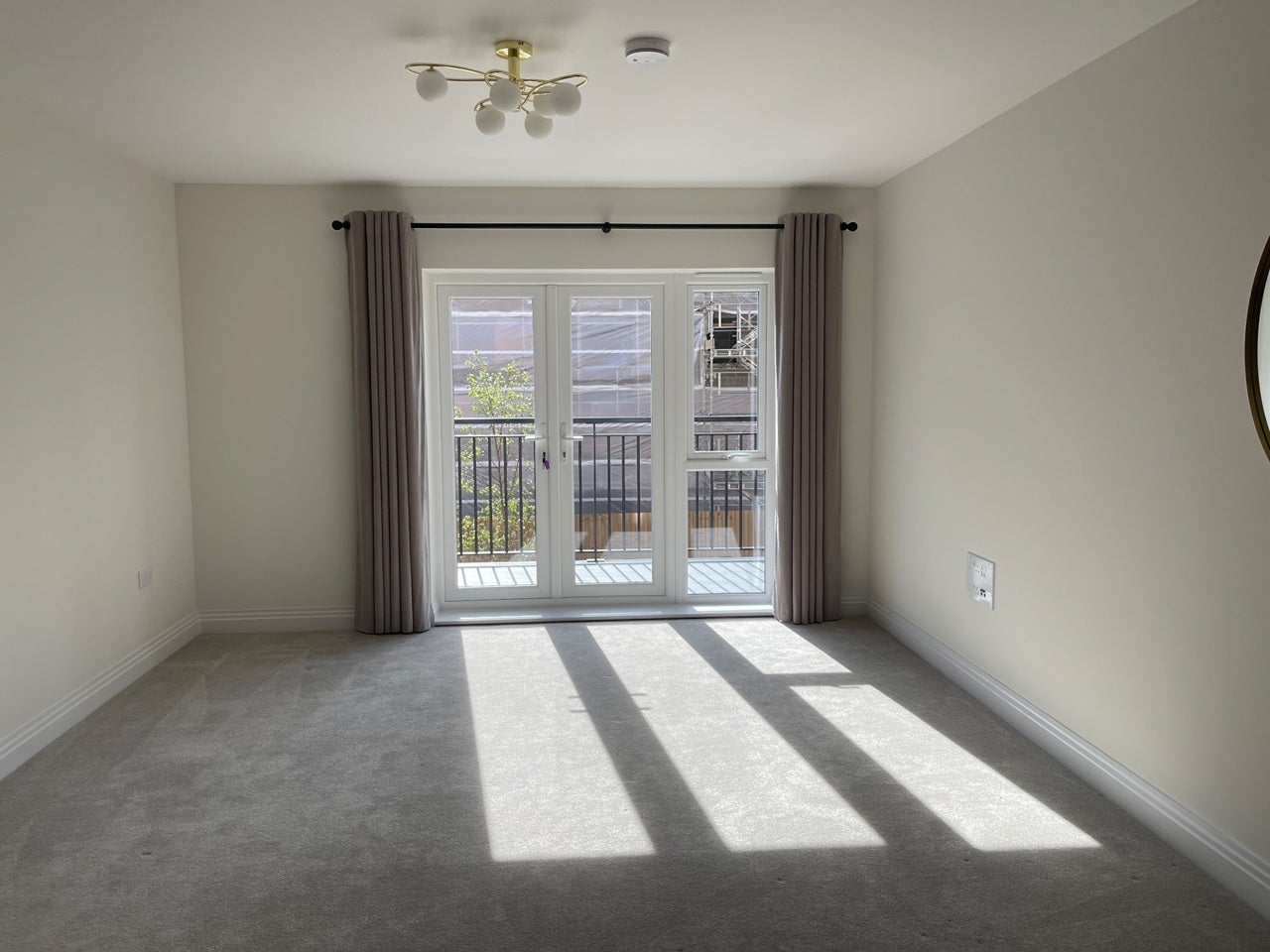 Flat Aspen Road in High Wycombe