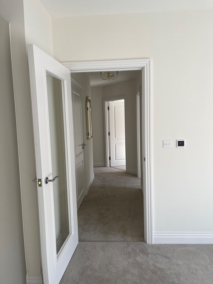 Flat Aspen Road in High Wycombe