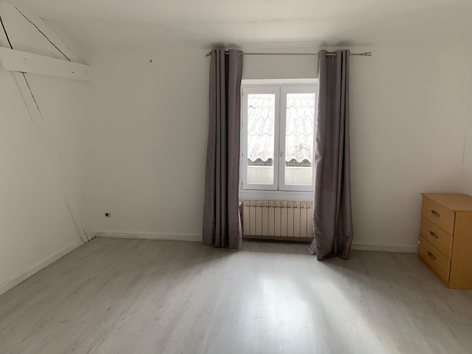 Flat Rue de la République in Pont-de-Chéruy