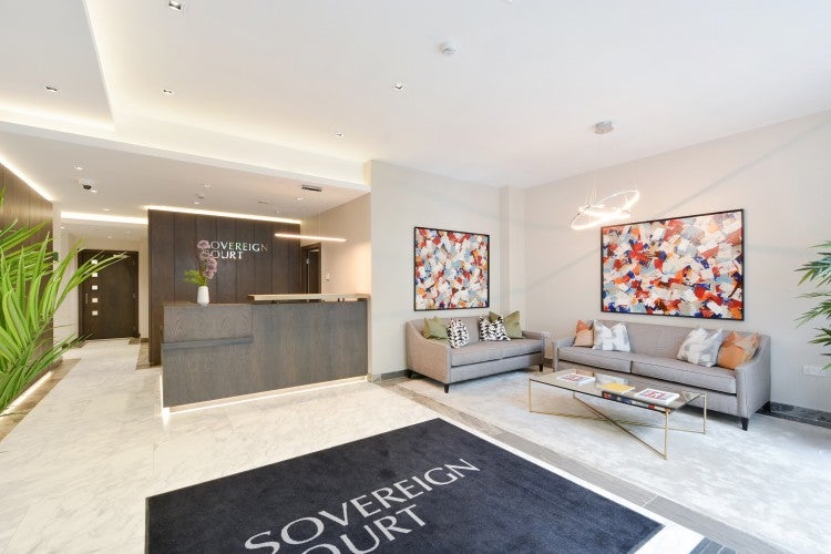 Flat Beadon Road in Greater London