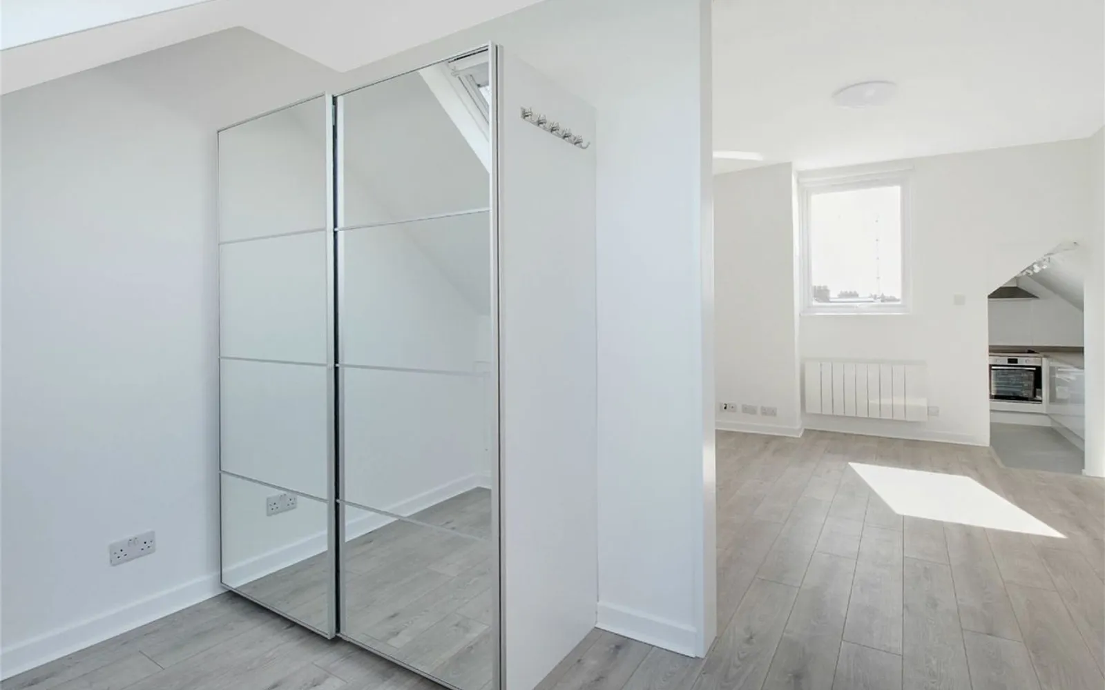 Flat Kenton Lane in Greater London
