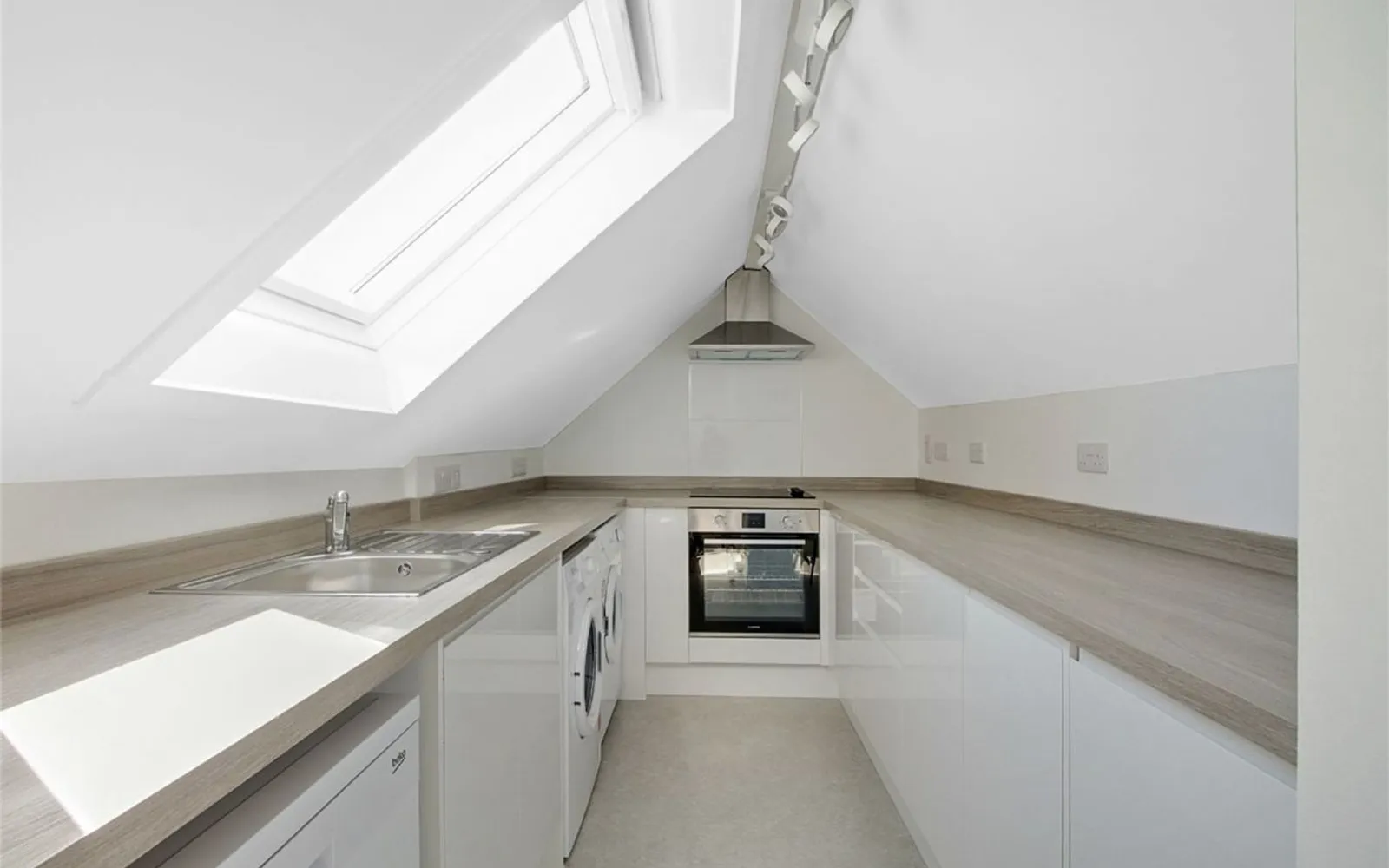 Flat Kenton Lane in Greater London