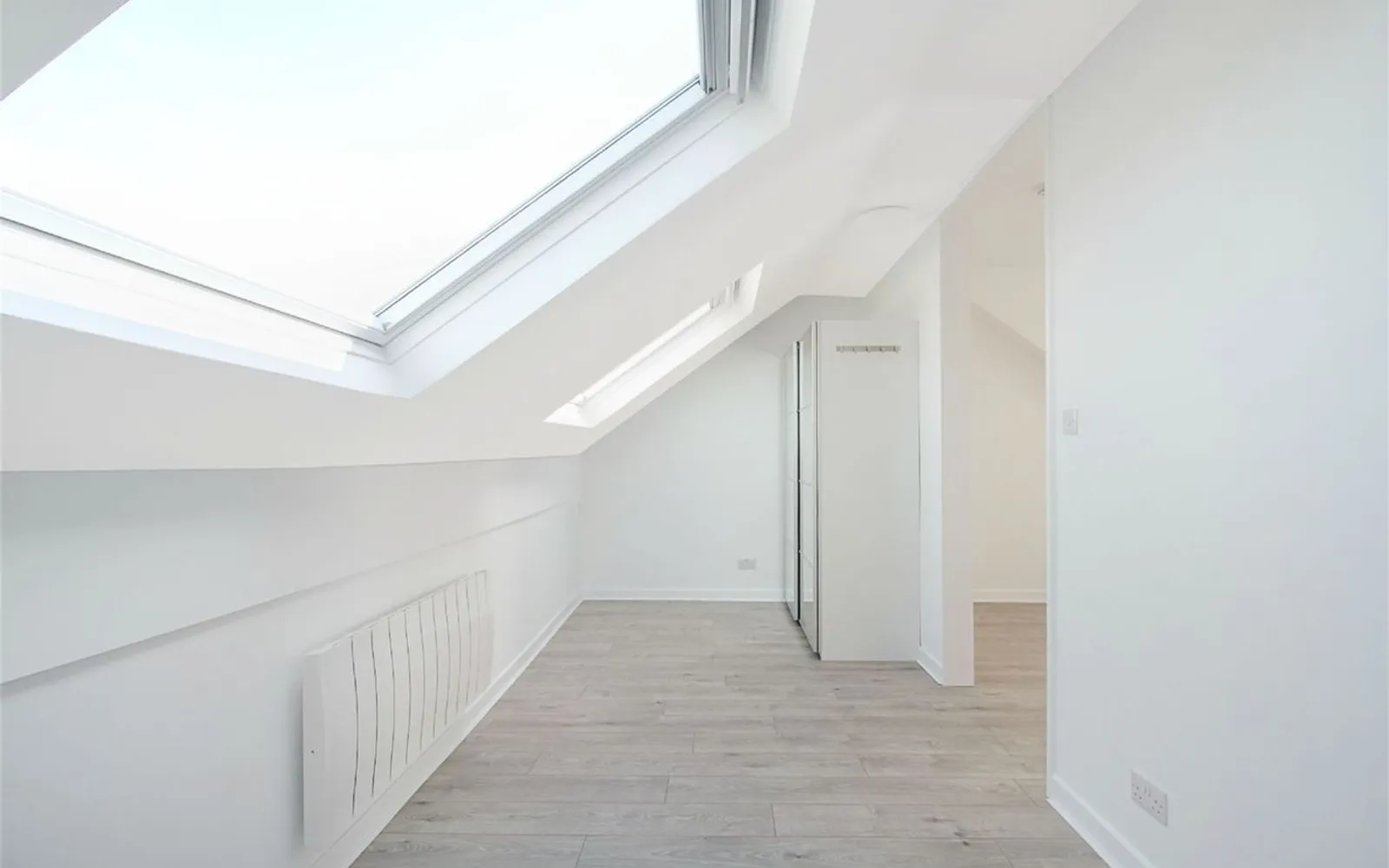 Flat Kenton Lane in Greater London