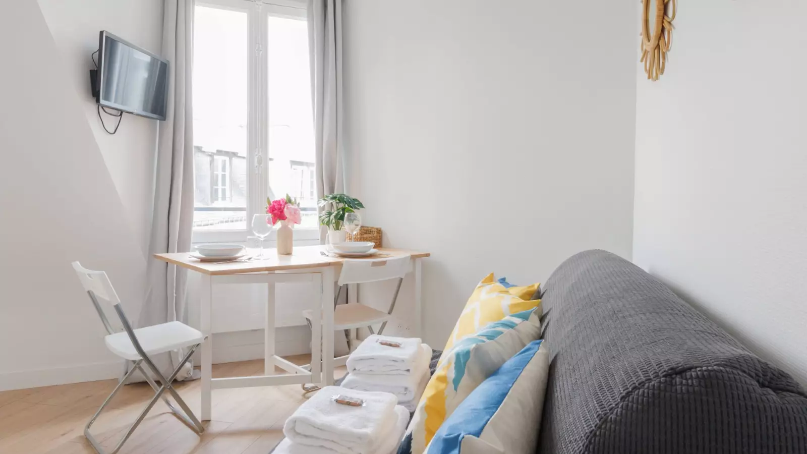 Flat Rue Pierre Demours in Paris