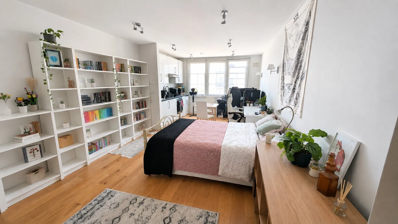 Flat Brixton Road in Greater London