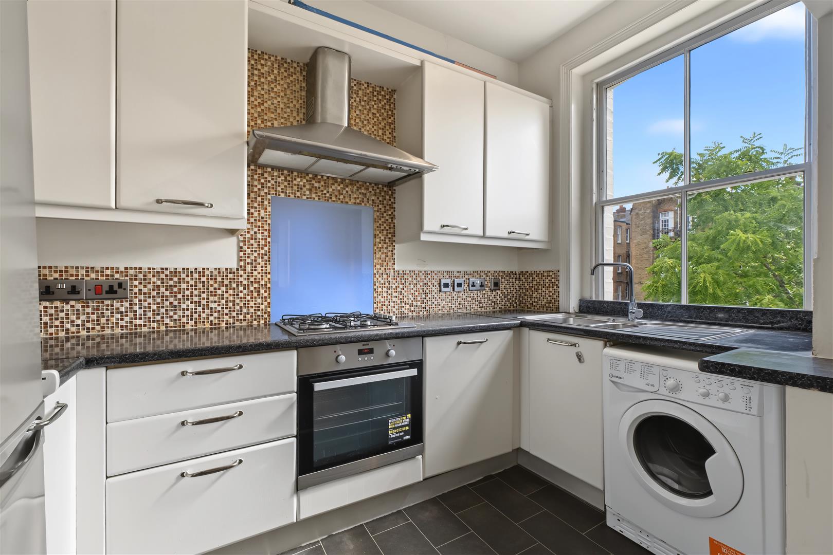 Flat Grantully Road in London