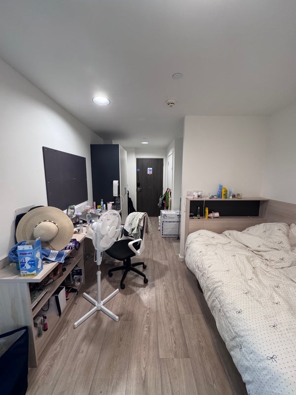 Room Lett Road in Greater London