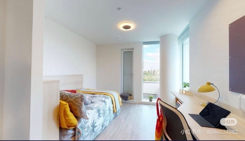Room Lett Road in Greater London