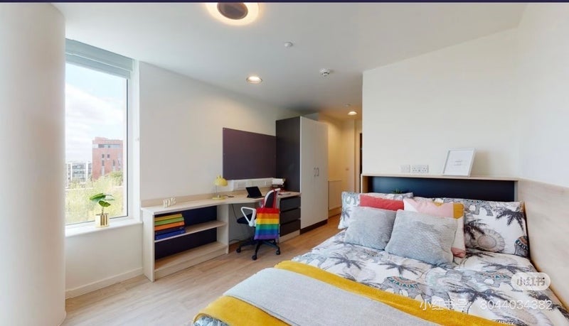 Room Lett Road in Greater London