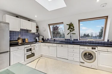 Flat Bronsart Road in Greater London