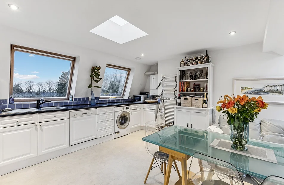 Flat Bronsart Road in Greater London