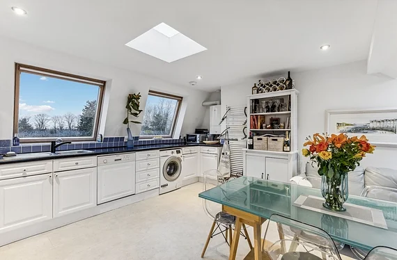 Flat Bronsart Road in Greater London