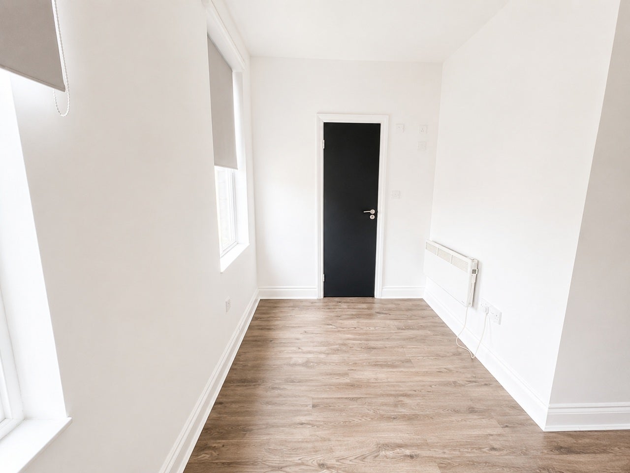 Flat Barnfield Road in Greater London