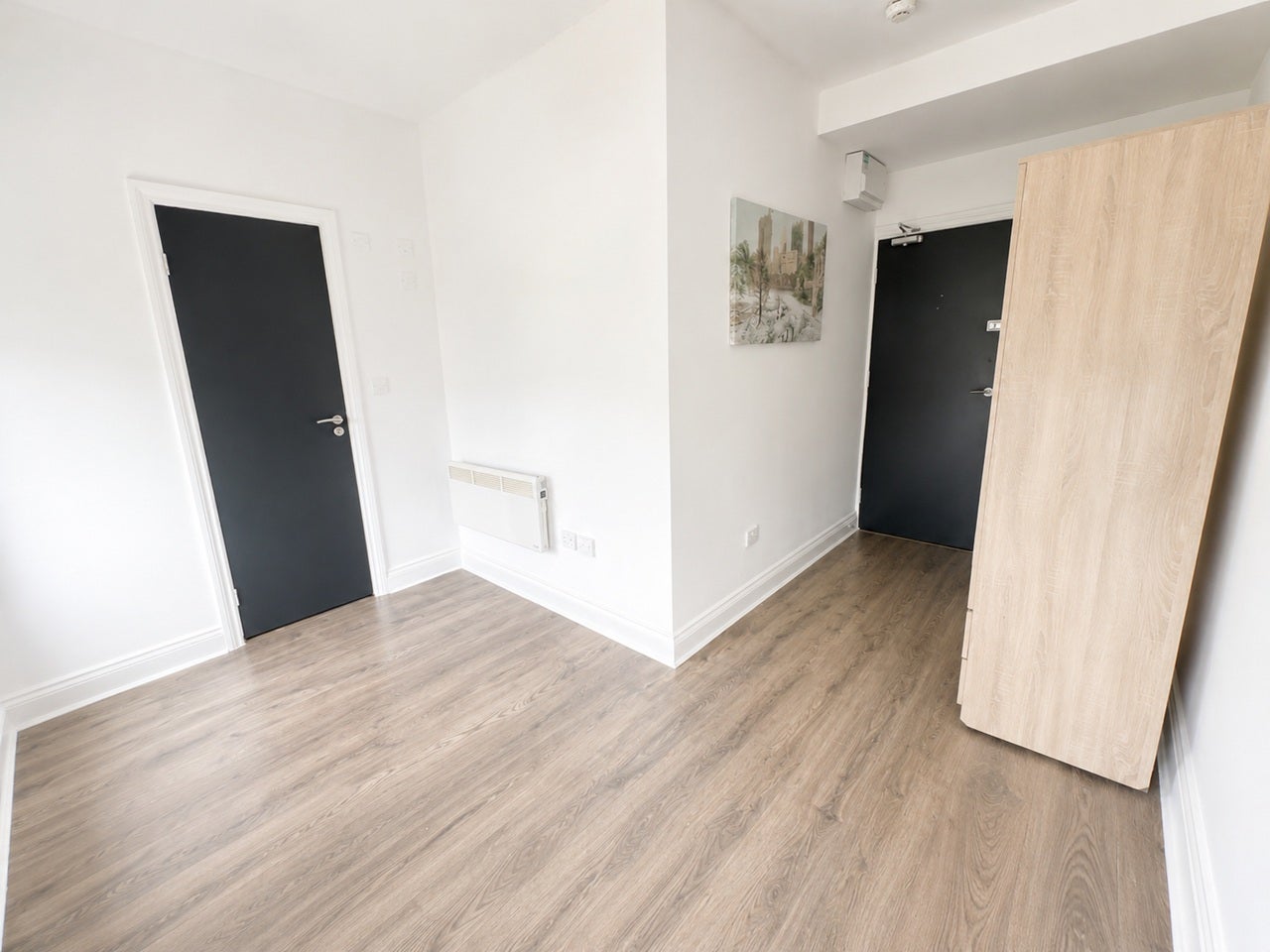 Flat Barnfield Road in Greater London
