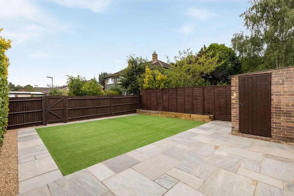 Flat Terrace Road in Walton-on-Thames