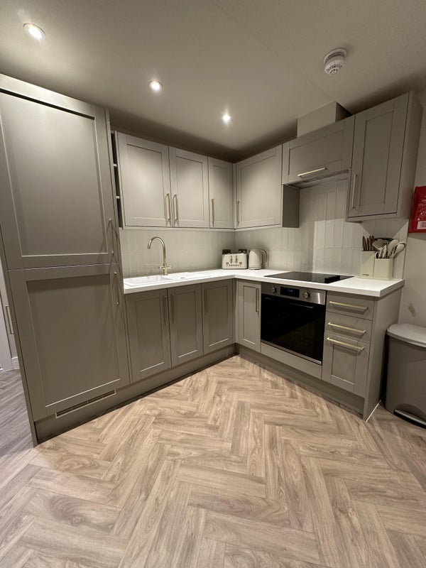 Room Broomhill Lane in Mansfield Woodhouse