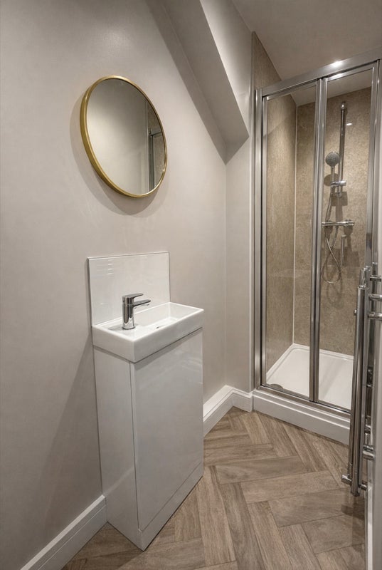 Room Broomhill Lane in Mansfield Woodhouse