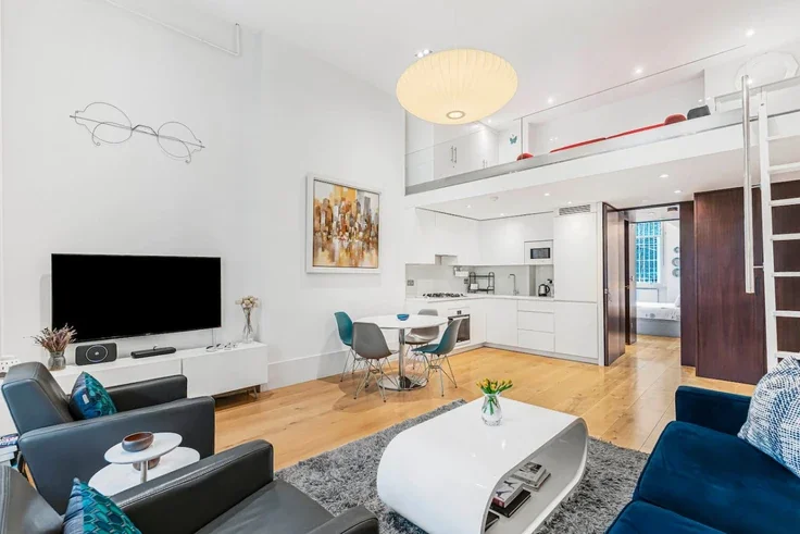 Flat Gloucester Gardens in City of Westminster