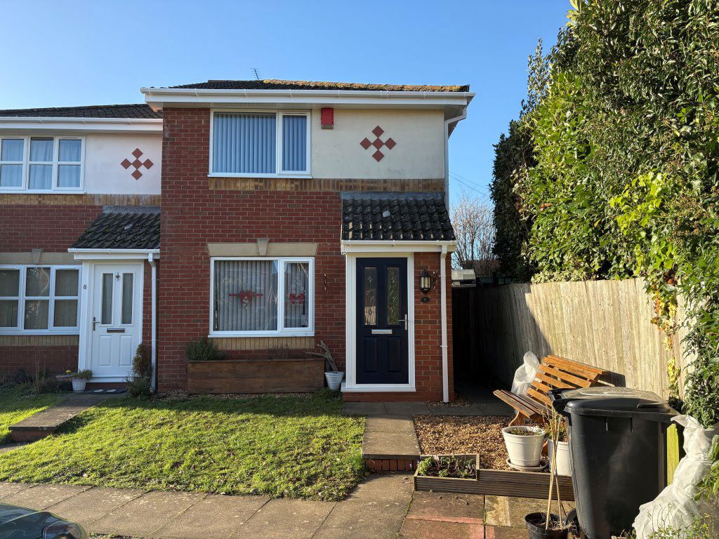House Copymoor Close in Wootton
