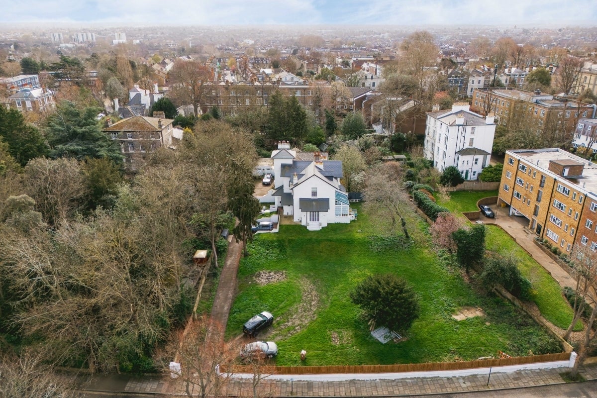 House The Glebe in Greater London