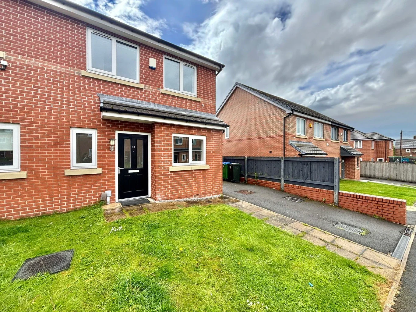 House Lingholme Drive in Middleton