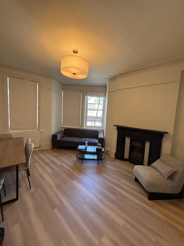 Room Mowll Street in Greater London