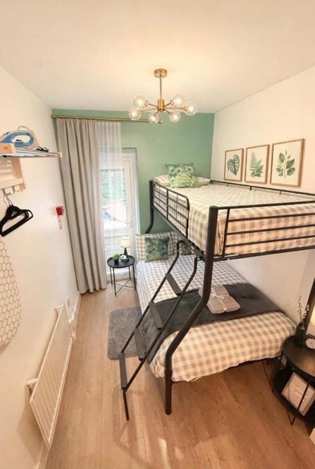 Flat Axminster Road in Greater London