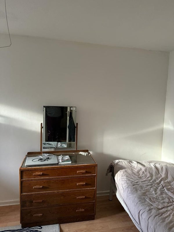 Room Allingham Close in Greater London