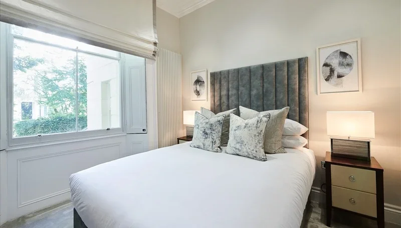Flat Kensington Gardens Square in City of Westminster