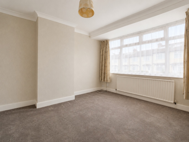 House Lynton Avenue in Greater London