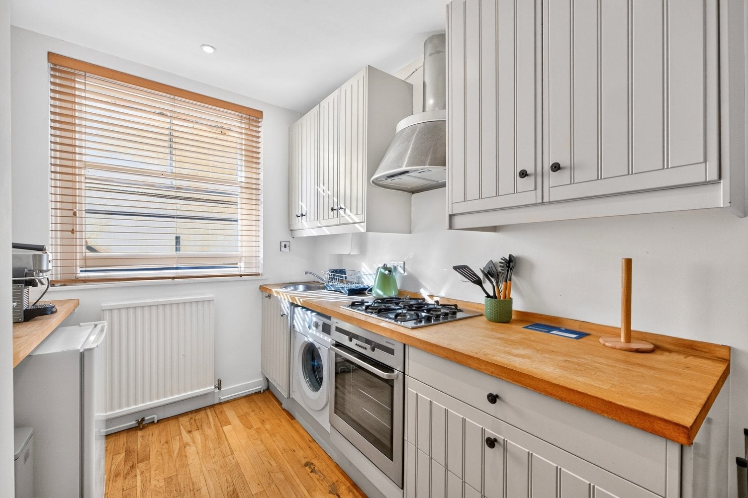 Flat Carmarthen Place in Greater London