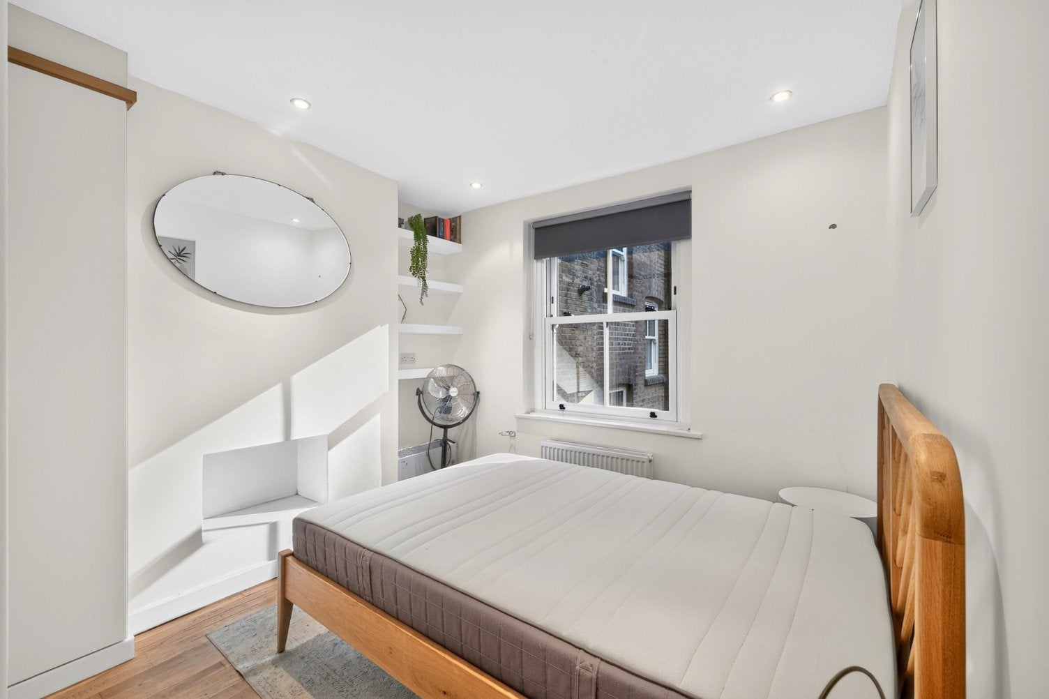 Flat Carmarthen Place in Greater London