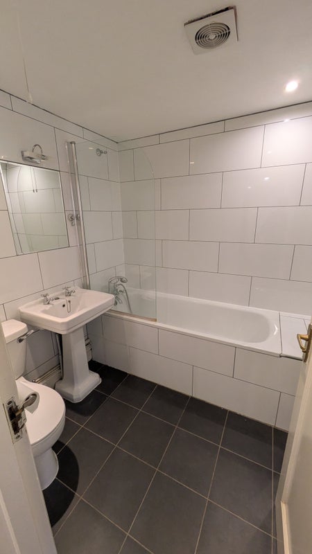 Flat Sinclair Road in Greater London