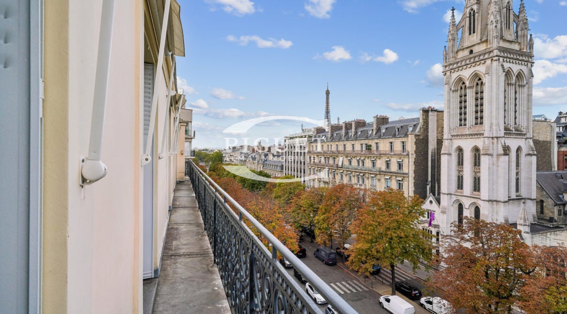 Appartement Avenue George V à Paris