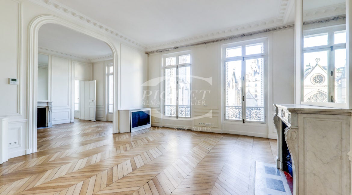 Appartement Avenue George V à Paris