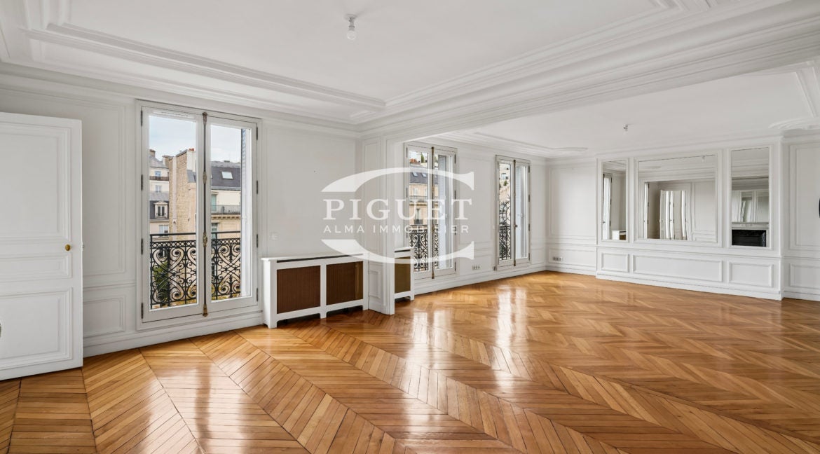 Appartement Avenue George V à Paris
