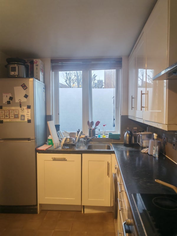 Room Drummond Road in Greater London