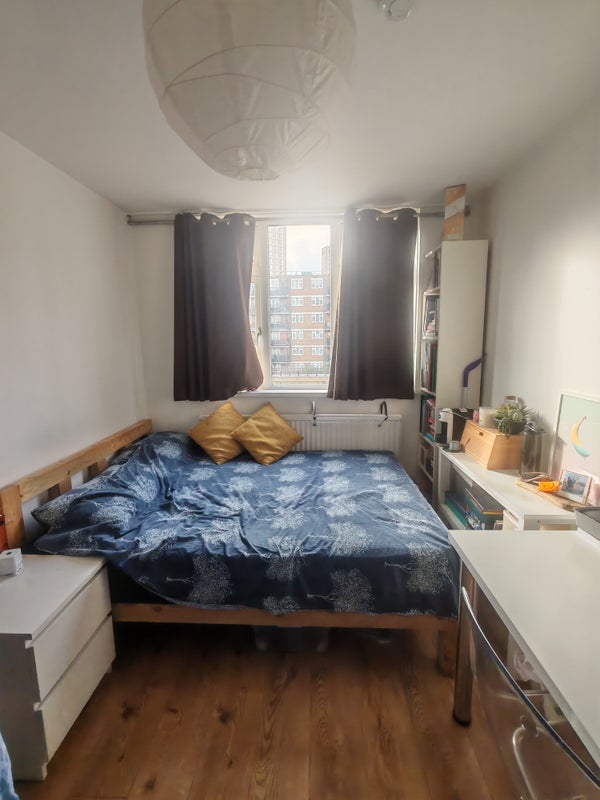 Room Drummond Road in Greater London