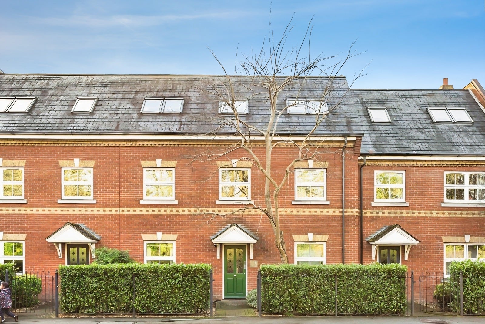 Flat Victoria Mews in Borough of Runnymede