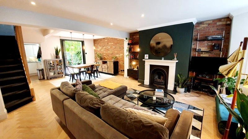 Room Dunollie Road in Greater London