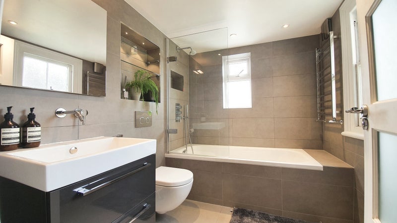 Room Dunollie Road in Greater London
