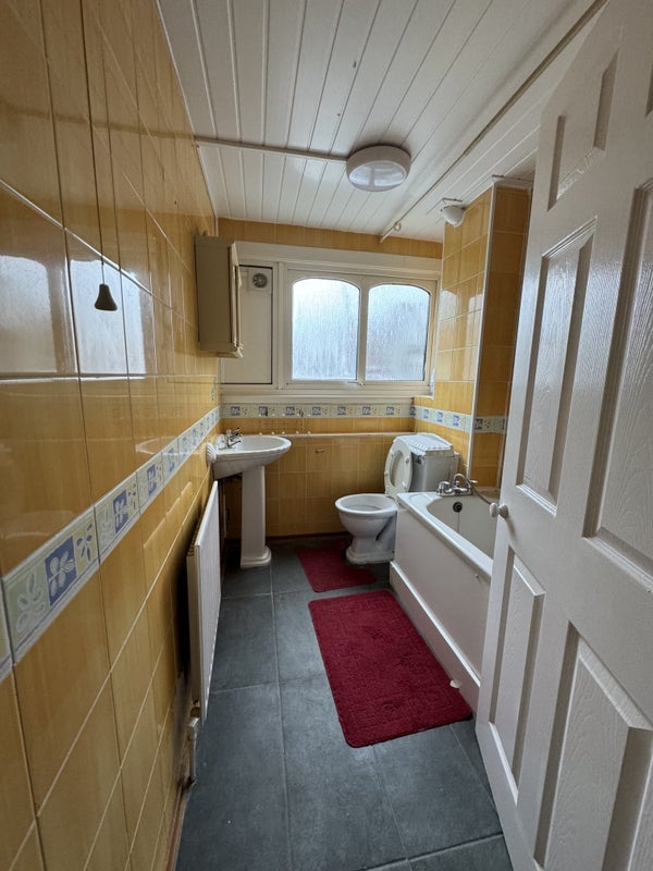 Room Kingsman Street in Greater London