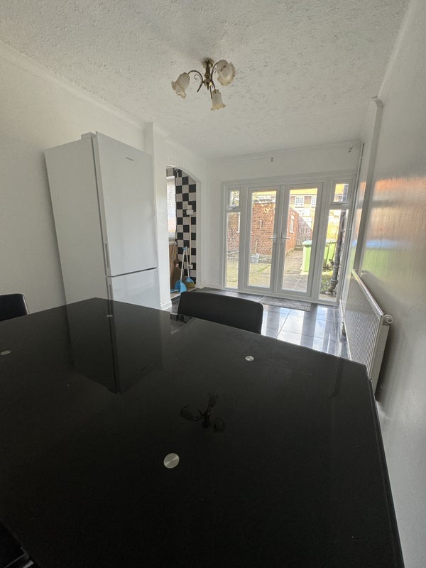 Room Kingsman Street in Greater London