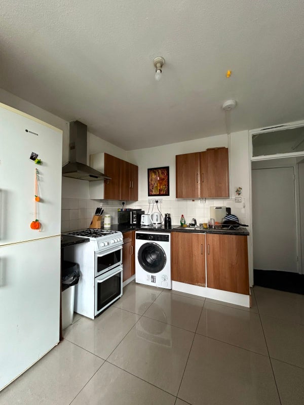 Room Peerless Street in Greater London