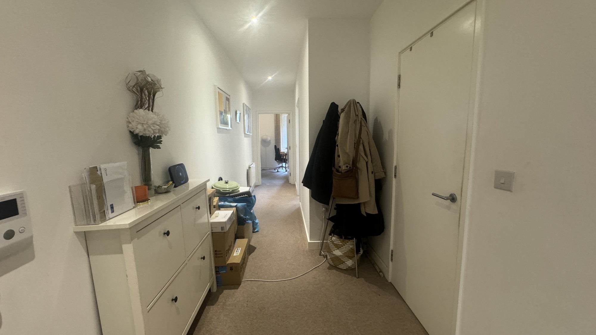 Flat Hilltop Avenue in Greater London